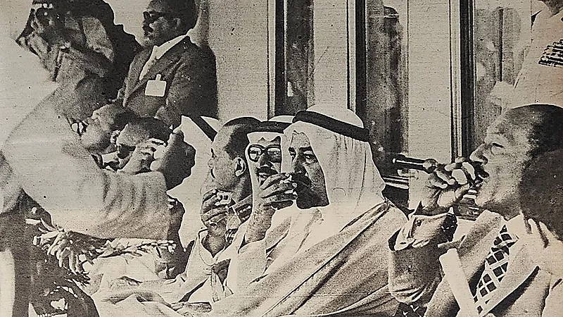 صور نادرة للاستقبال الحافل للملك خالد في مصر بعد مبايعته ملكًا