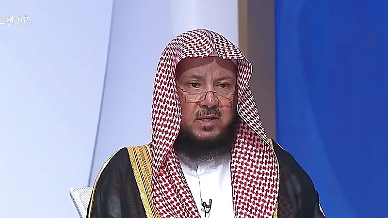 حكم تغطية القبر بالإسمنت خوفًا من الانجراف؟ الشيخ السليمان يوضح .. فيديو