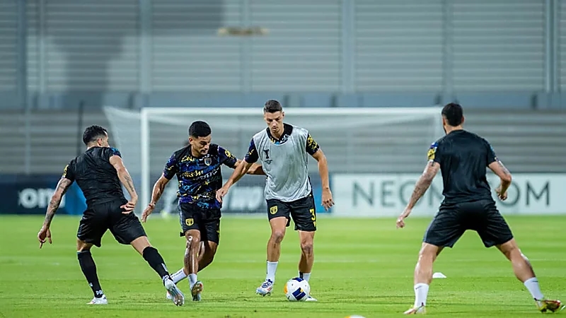 مدافع التعاون مهدد بالغياب أمام الهلال