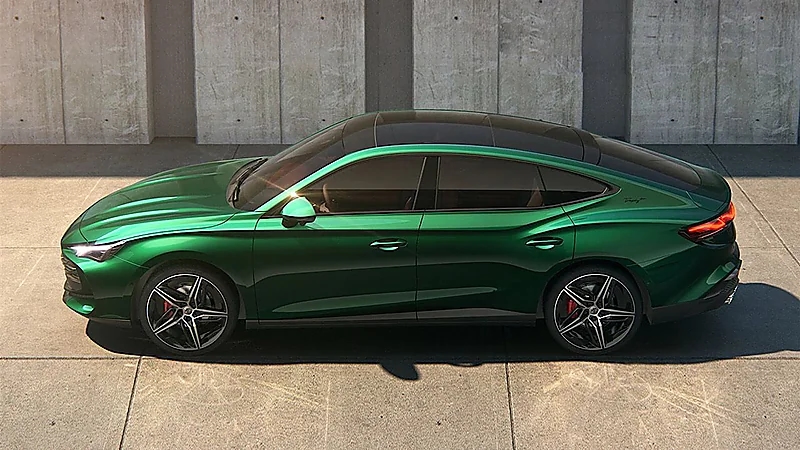 مواصفات وأسعار سيارة MG 7 موديل2025