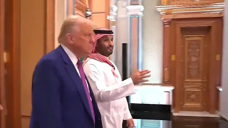 جولة لولي العهد والرئيس الأمريكي داخل المعرض المصاحب للمنتدى الاستثماري.. فيديو