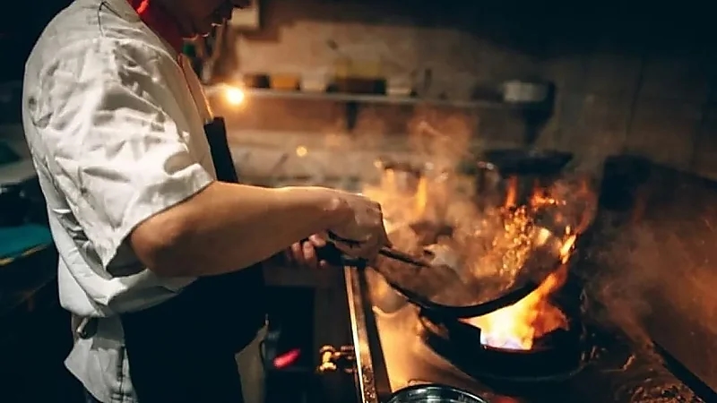 طاهٍ يطهو جثة ضحيته لإخفاء آثار الجريمة