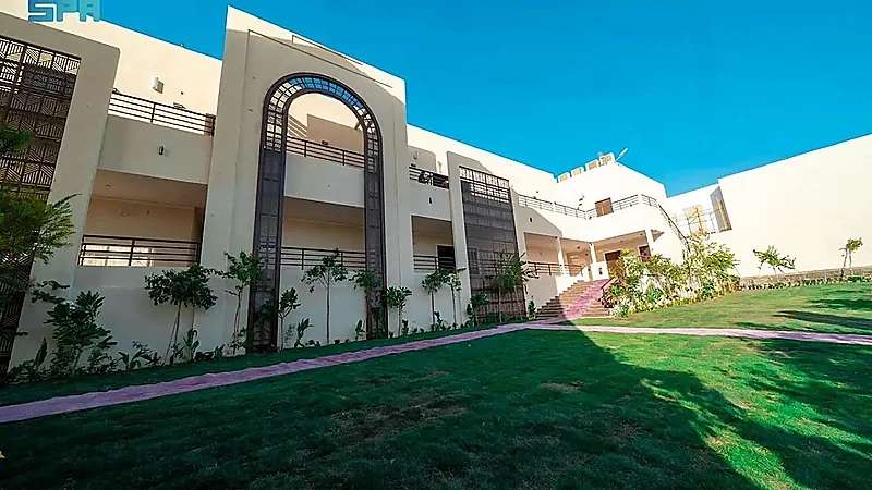 تنفذ المرحلة الأولى من الخيام ذات الطابقين في مشعر منى