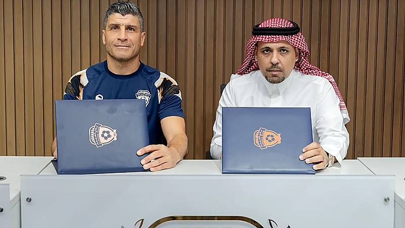 الفيحاء يجدد عقد إيمانويل 