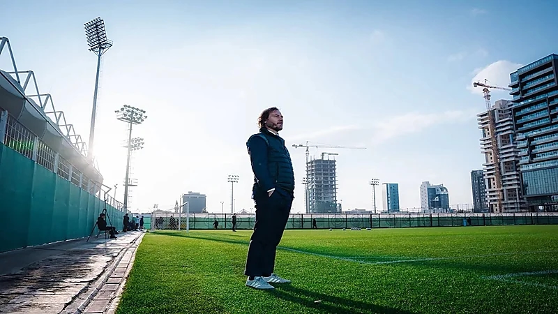 نيدفيد يودع الشباب