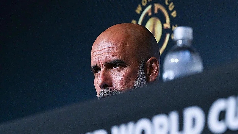 غوارديولا: غياب سالم الدوسري مهم وإذا سلمنا الكرة للهلال سيقضي علينا