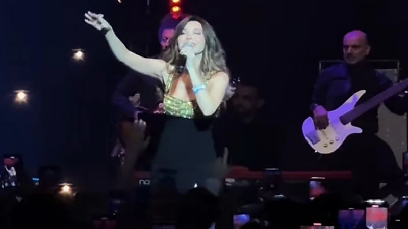 طلب غنائي من إيلا يغيّر إيقاع أمسية نانسي عجرم .. فيديو