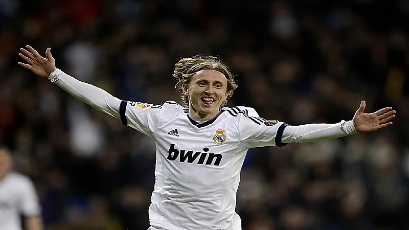 مودريتش ينضم إلى ميلان في صفقة انتقال حر