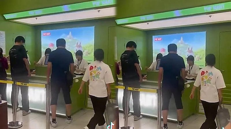 صراخ هستيري لشاب بسبب فشله في الحصول على لعبة لابوبو.. فيديو