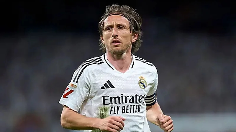 مودريتش يعبر عن حبه لريال مدريد بعد رحيله: انتهت حقبة لا تنسى