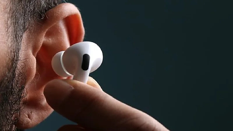 أضرار لا يعرفها البعض عن مخاطر الإيربودز