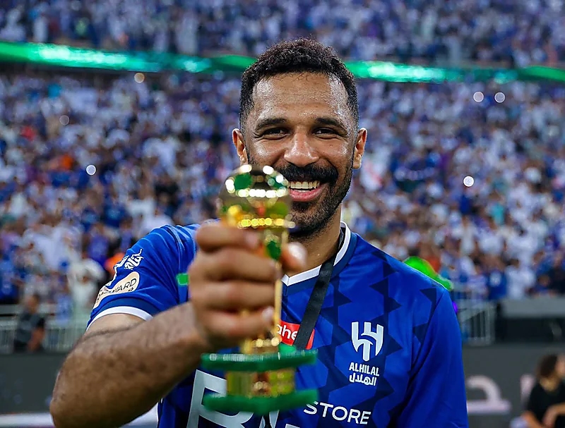 3 لاعبين يغادرون كشوفات الهلال ومزيد من الأسماء في الطريق