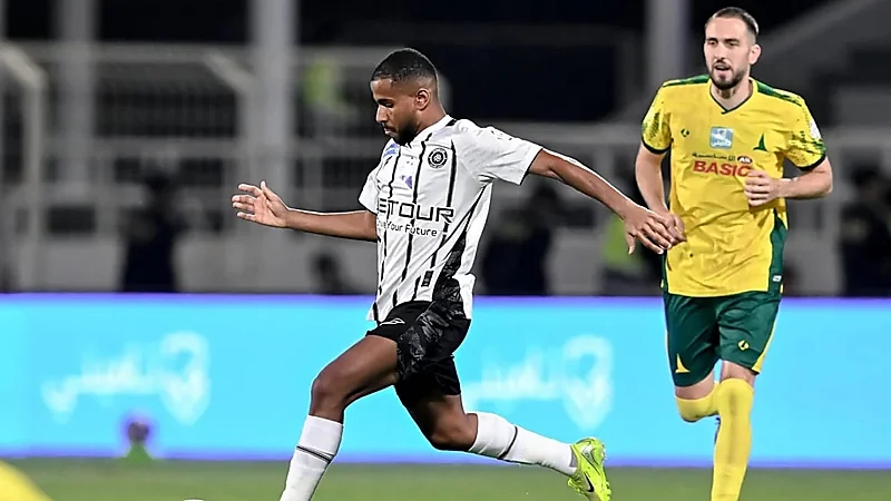 الخليج يكتسح الشباب برباعية