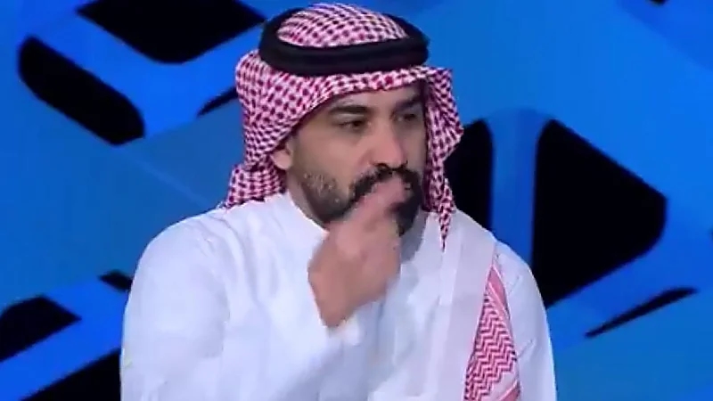 أحمد عطيف: كل فترة طالع كاراساكو بـ"مشكلة" على الشباب وش تاريخه؟..فيديو