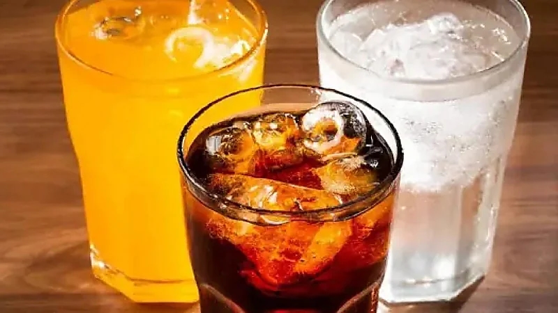 المشروبات الغازية تتسبب في تساقط الشعر