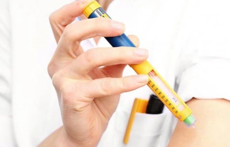 استشاري : مضاعفات قد تحدث مستقبلا لمن يأخذ إبر التنحيف.. فيديو