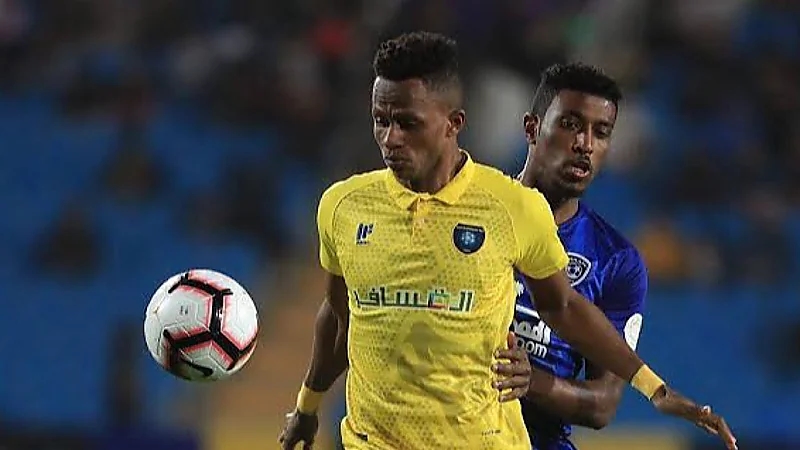 نيوم يفاوض عبدالفتاح آدم