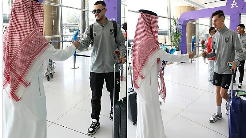 بعثة الدحيل تصل إلى الرياض استعدادًا لمواجهة الهلال