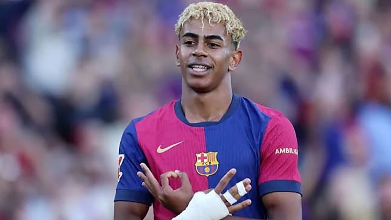 برشلونة يستعيد يامال قبل صدام سان جيرمان في دوري الأبطال