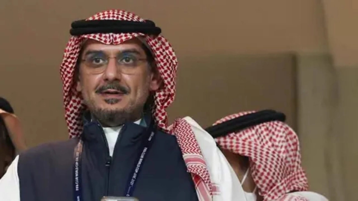 الأمير نواف يهنئ لاعبي الهلال بعد التأهل إلى ربع نهائي كأس الملك .. فيديو