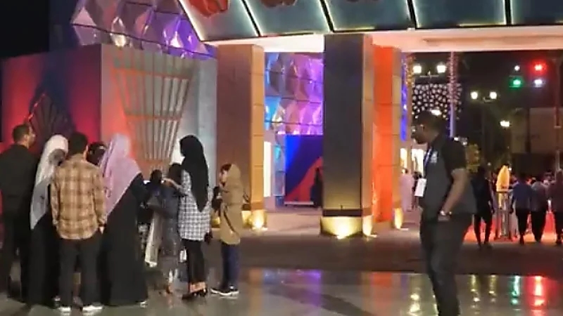 بالفيديو.. عُمانيون يعبرون‬⁩ عن انطباعاتهم حول الأجواء الترفيهية في فعاليات موسم الرياض