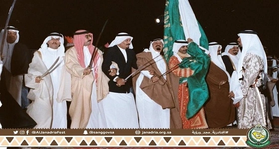 لقطات نادرة لخادم الحرمين الشريفين مع إخوانه في " عرضة الجنادرية "