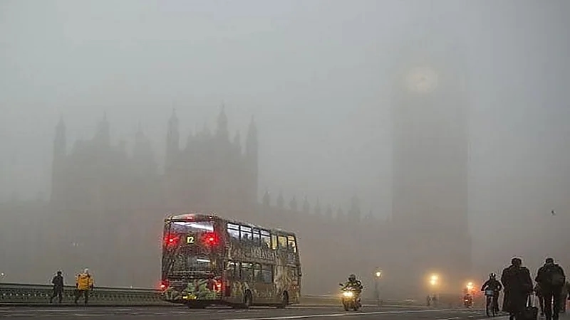 المسند يوضح الفرق بين السحاب المنخفض والضباب