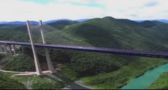 استخدموا الصواريخ في بناءه.. ما لا تعرفه عن جسر " سي دو " المعلق بين الوديان