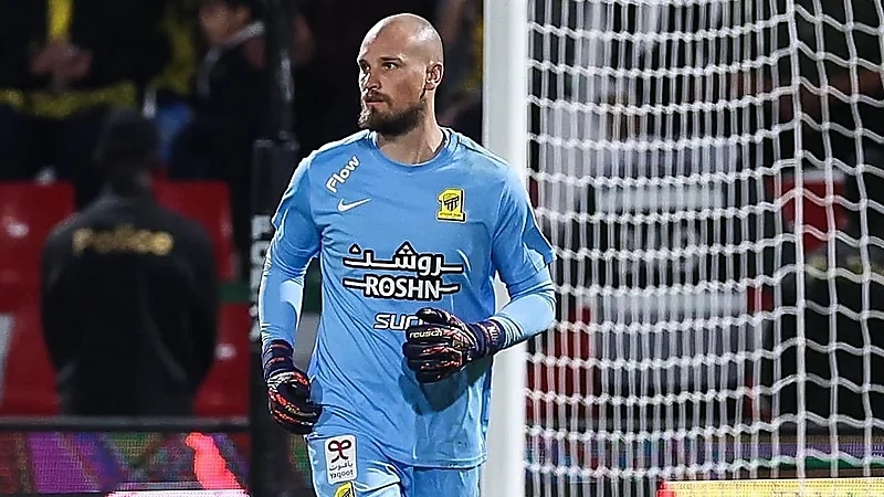 رايكوفيتش مع نجله في أحد الأكاديميات بجدة .. صورة