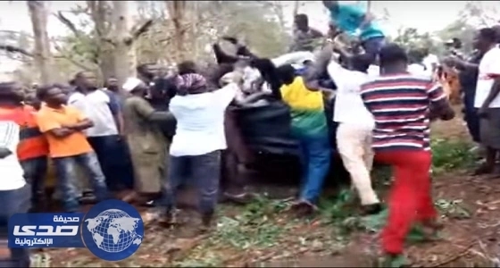 بالفيديو .. مقتل 18 شخص إثر سقوط شجرة عليهم جنوب غانا