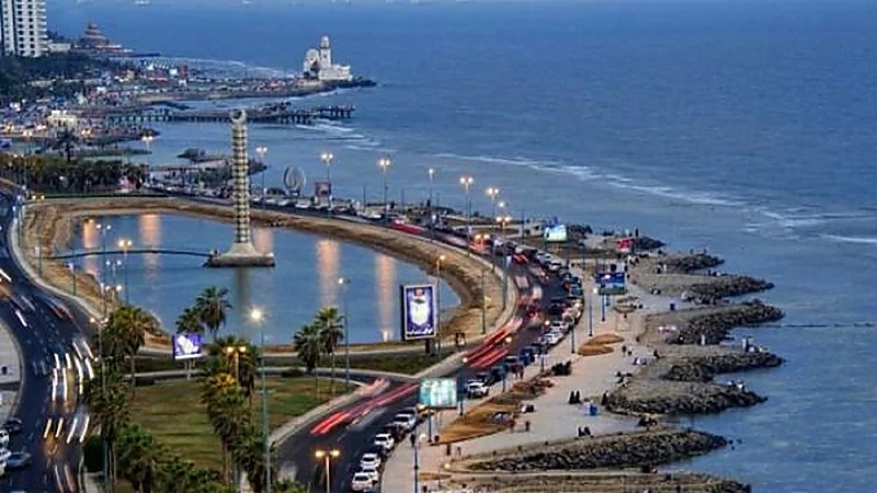 أمانة جدة تنبه بإغلاق جزئي لطريق الكورنيش