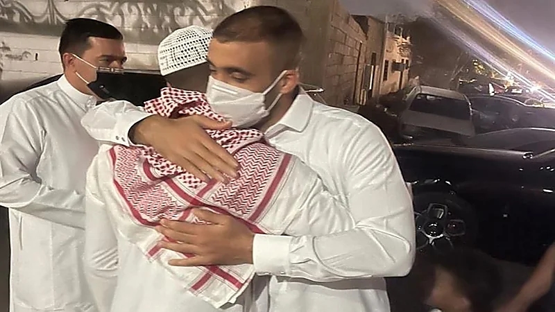 بالصور.. حمدالله وحجازي يعزيان "الشمراني" في وفاة جدته