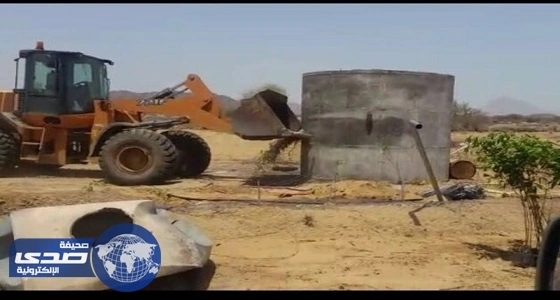 بالصور.. بلدية بارق تستعيد 10 آلاف متر بـ«آل حجري»