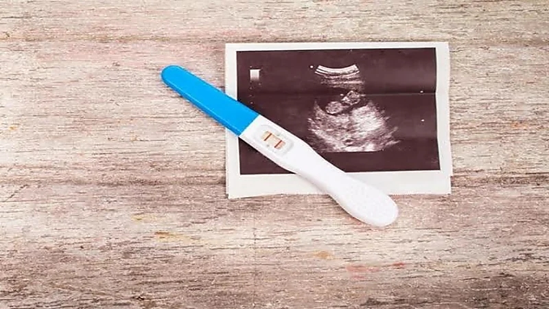 أبرزها الغثيان والإجهاد.. أعراض الحمل فوق اللولب