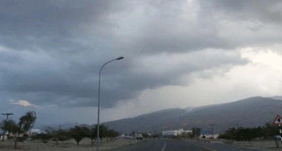 الإنذار المبكر يحذر أهالي عسير من سحب رعدية ممطرة