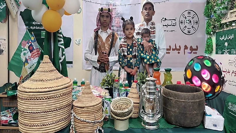 "حسن المالكي" يحتفل مع أسرته بيوم التأسيس