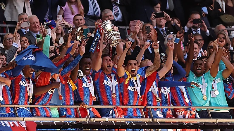 كريستال بالاس يتوج بكأس الاتحاد الانجليزي