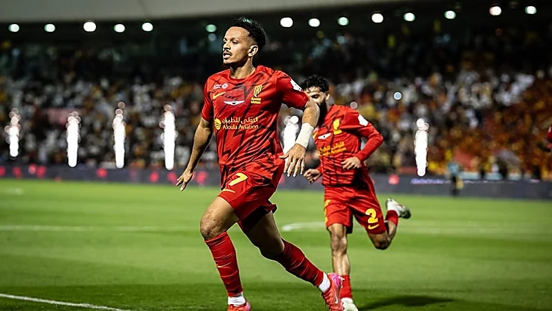 القادسية يحسم موقفه من بيع تركي العمار للأهلي