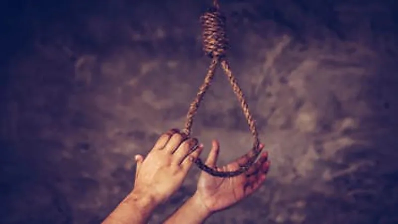 أب ينهي حياته بطريقة مأساوية في بث مباشر