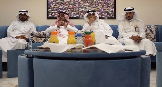 الجابري يزور تعليم ألمع ويرعى إجتماع مجلس القيادة التربوية