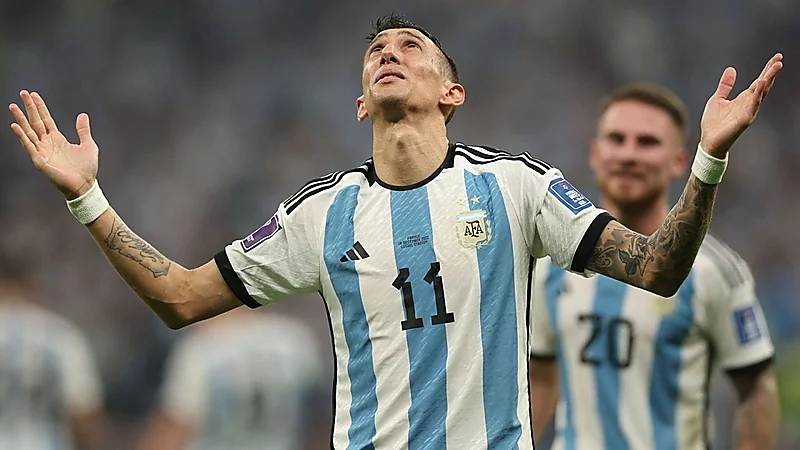 شاهد .. بكاء دي ماريا بعد تسجيله ثاني أهداف الأرجنتين في شباك فرنسا