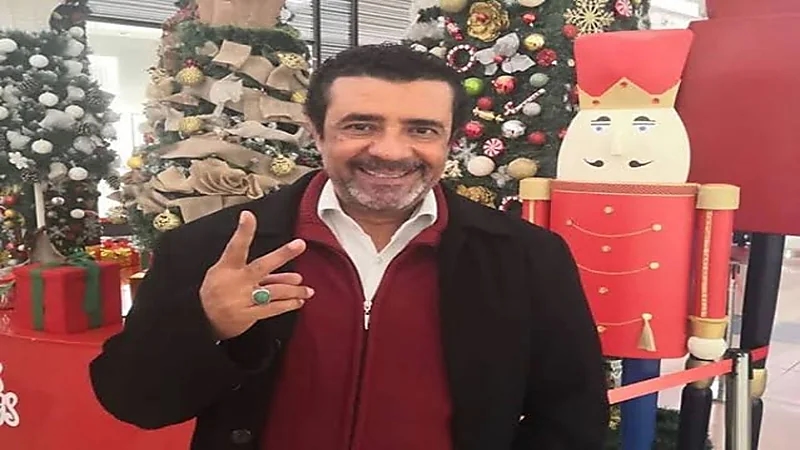 فنان شهير يتلقى عرضا للعمل كسائق «تاكسي» بعد ابتعاده عن التمثيل