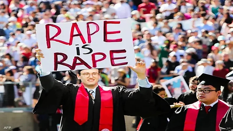 طبيب يتحرش بـ 300 امرأة