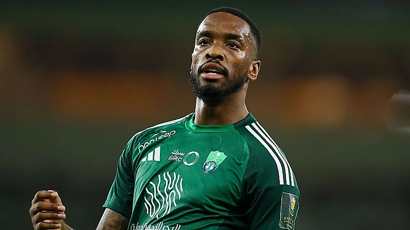 مهاجم الأهلي يقترب من العودة إلى الدوري الإنجليزي