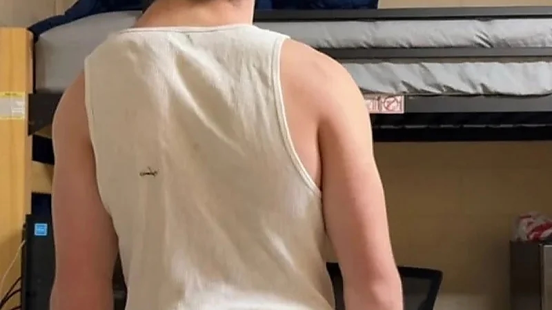 شاب يدرب نصف جسده فقط ويدهش المتابعين بالنتيجة