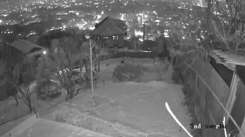 كاميرات المراقبة تكشف لحظة وقوع الزلزال الذي ضرب ألماتي .. فيديو