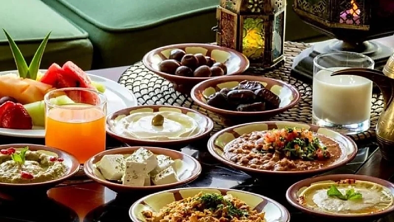 هذه الأطعمة والمشروبات تسبب الجوع والعطش خلال الصيام
