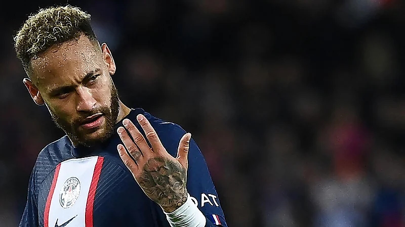 تصرفات نيمار تزعج جيرانه.. وعمدة الحي الذي يعيش فيه: غير محترم