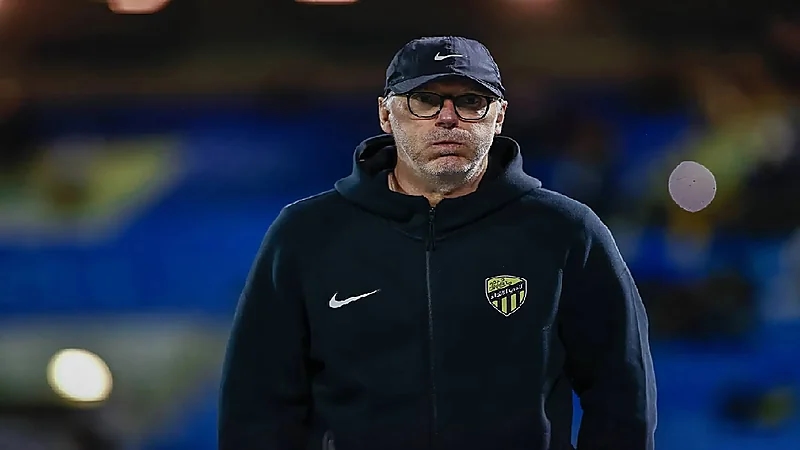 بلان مستاء من إدارة الاتحاد لعدم إبرام صفقات أجنبية