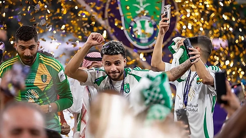 مفاوضات برازيلية لضم محترف الأهلي